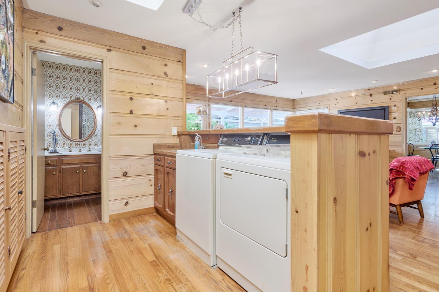 Detail Gallery Image 14 of 49 For 83 Nevada St, Redwood City,  CA 94062 - 3 Beds | 2/1 Baths