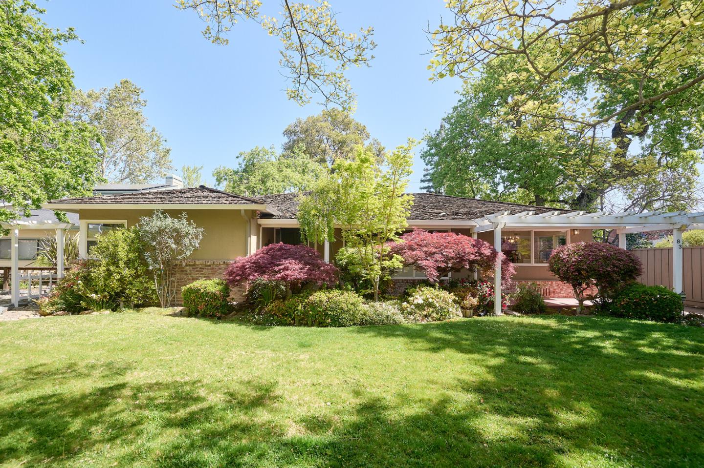 Detail Gallery Image 2 of 49 For 83 Nevada St, Redwood City,  CA 94062 - 3 Beds | 2/1 Baths