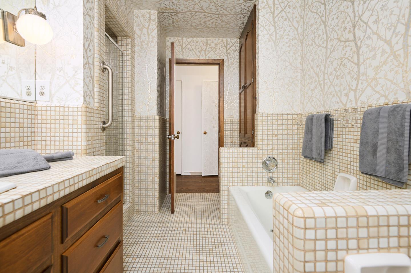 Detail Gallery Image 23 of 49 For 83 Nevada St, Redwood City,  CA 94062 - 3 Beds | 2/1 Baths