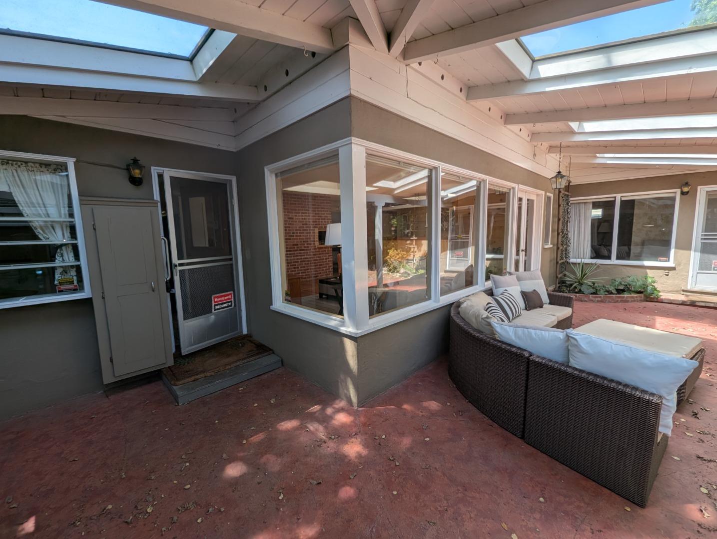 Detail Gallery Image 29 of 49 For 83 Nevada St, Redwood City,  CA 94062 - 3 Beds | 2/1 Baths