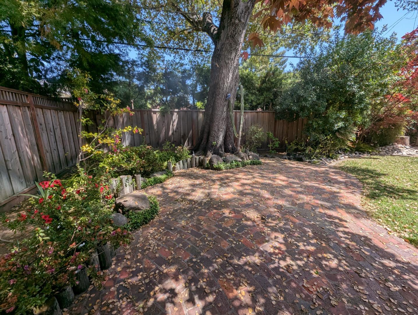 Detail Gallery Image 32 of 49 For 83 Nevada St, Redwood City,  CA 94062 - 3 Beds | 2/1 Baths