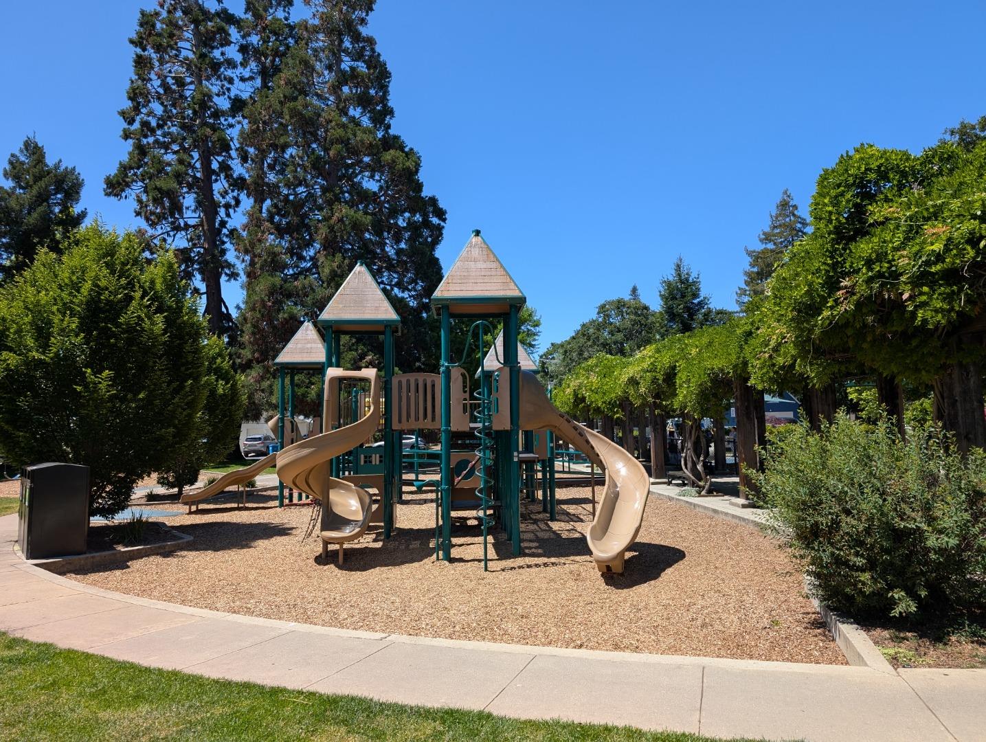 Detail Gallery Image 54 of 63 For 83 Nevada St, Redwood City,  CA 94062 - 3 Beds | 2/1 Baths