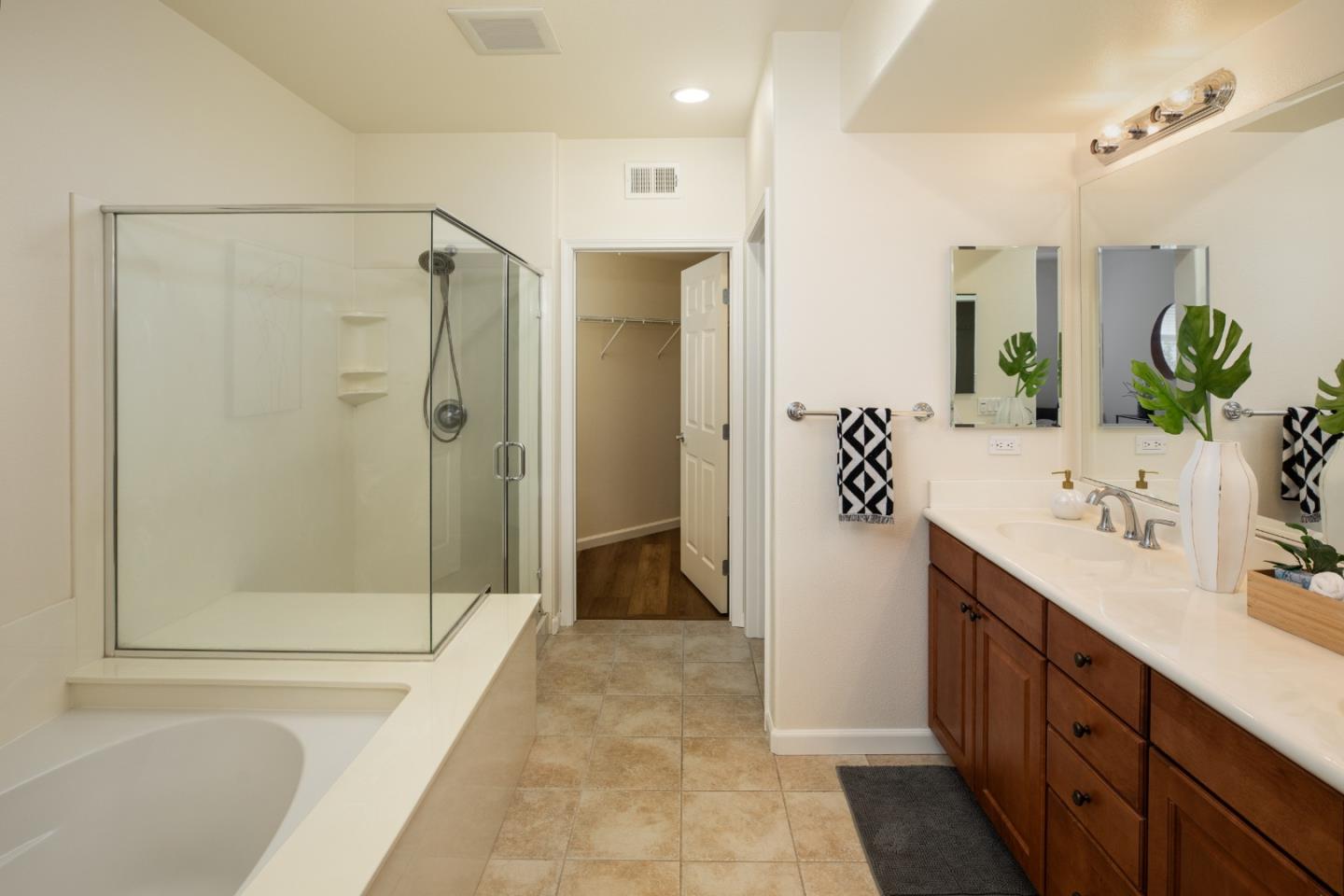 Detail Gallery Image 15 of 36 For 809 Auzerais Ave #407,  San Jose,  CA 95126 - 3 Beds | 2 Baths