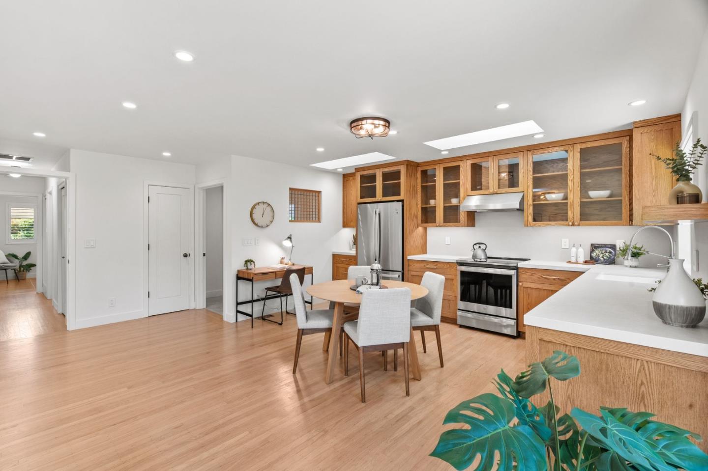 Detail Gallery Image 10 of 29 For 1259 Morningside Dr, Sunnyvale,  CA 94087 - 2 Beds | 2 Baths