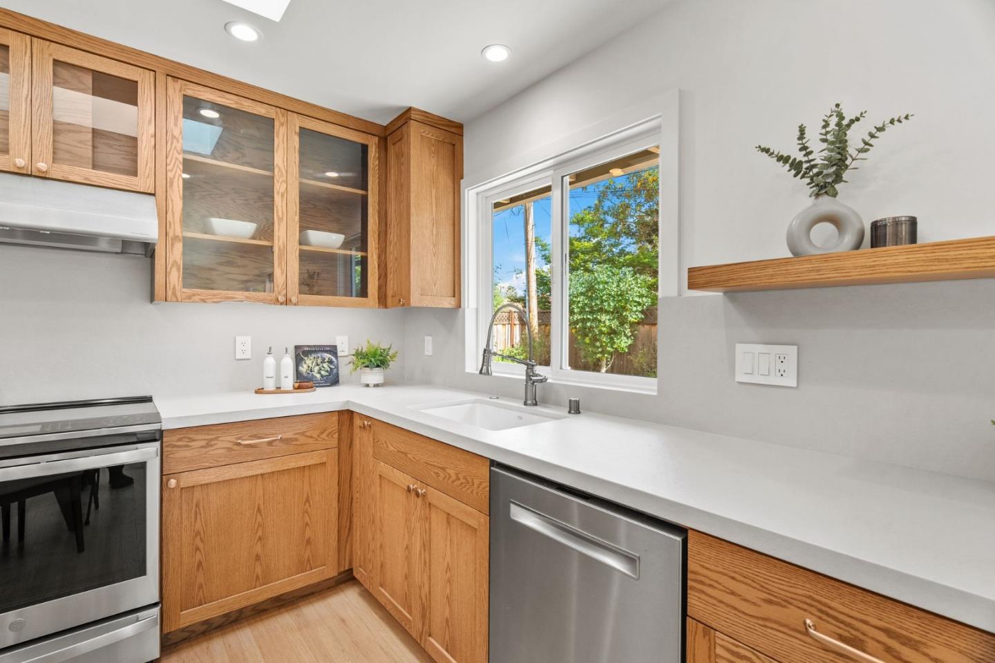 Detail Gallery Image 15 of 29 For 1259 Morningside Dr, Sunnyvale,  CA 94087 - 2 Beds | 2 Baths