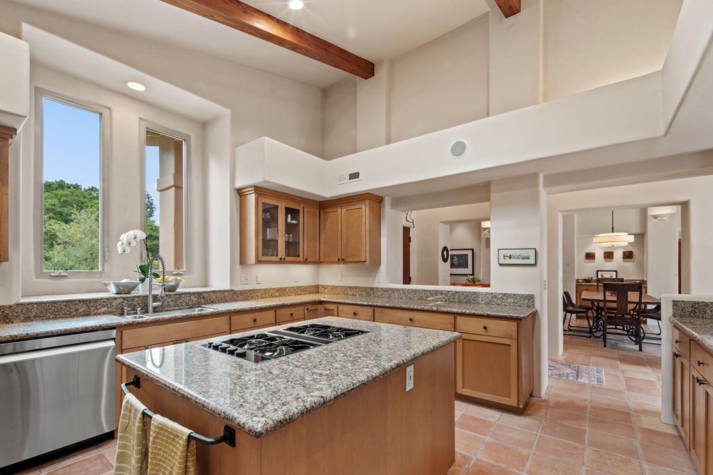 Detail Gallery Image 10 of 28 For 42 Upper Circle, Carmel Valley,  CA 93924 - 3 Beds | 2 Baths