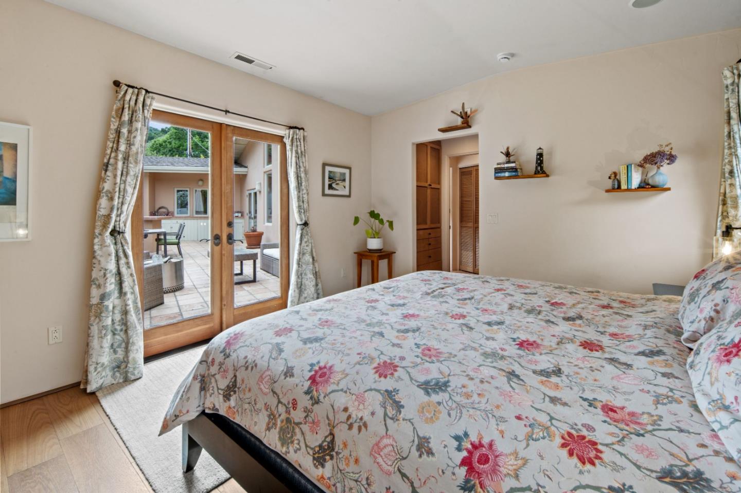 Detail Gallery Image 13 of 28 For 42 Upper Circle, Carmel Valley,  CA 93924 - 3 Beds | 2 Baths