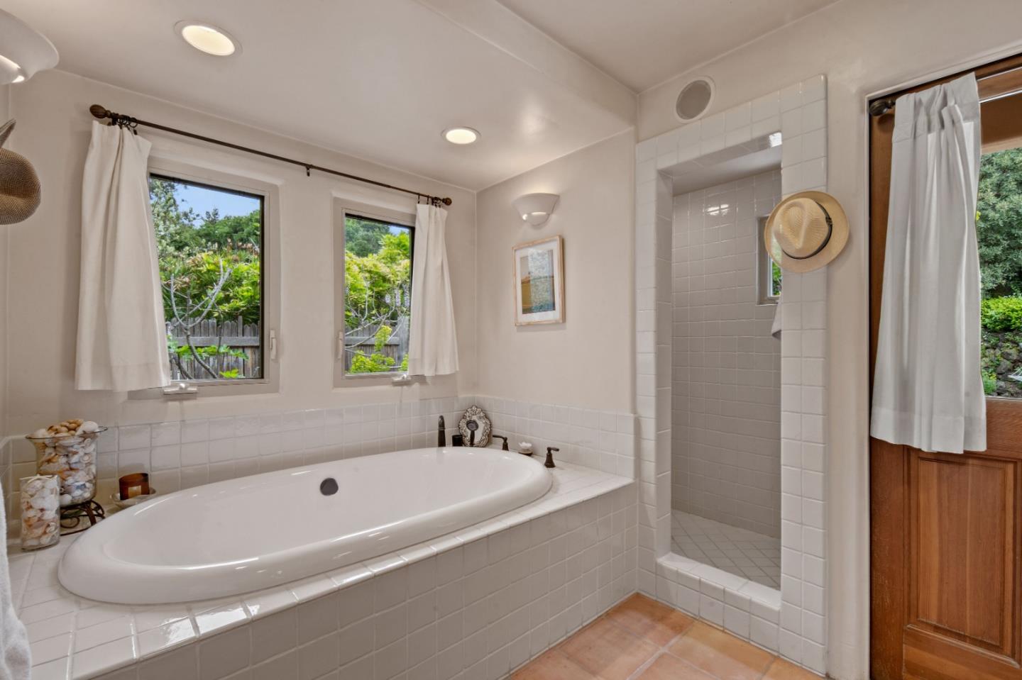 Detail Gallery Image 15 of 28 For 42 Upper Circle, Carmel Valley,  CA 93924 - 3 Beds | 2 Baths