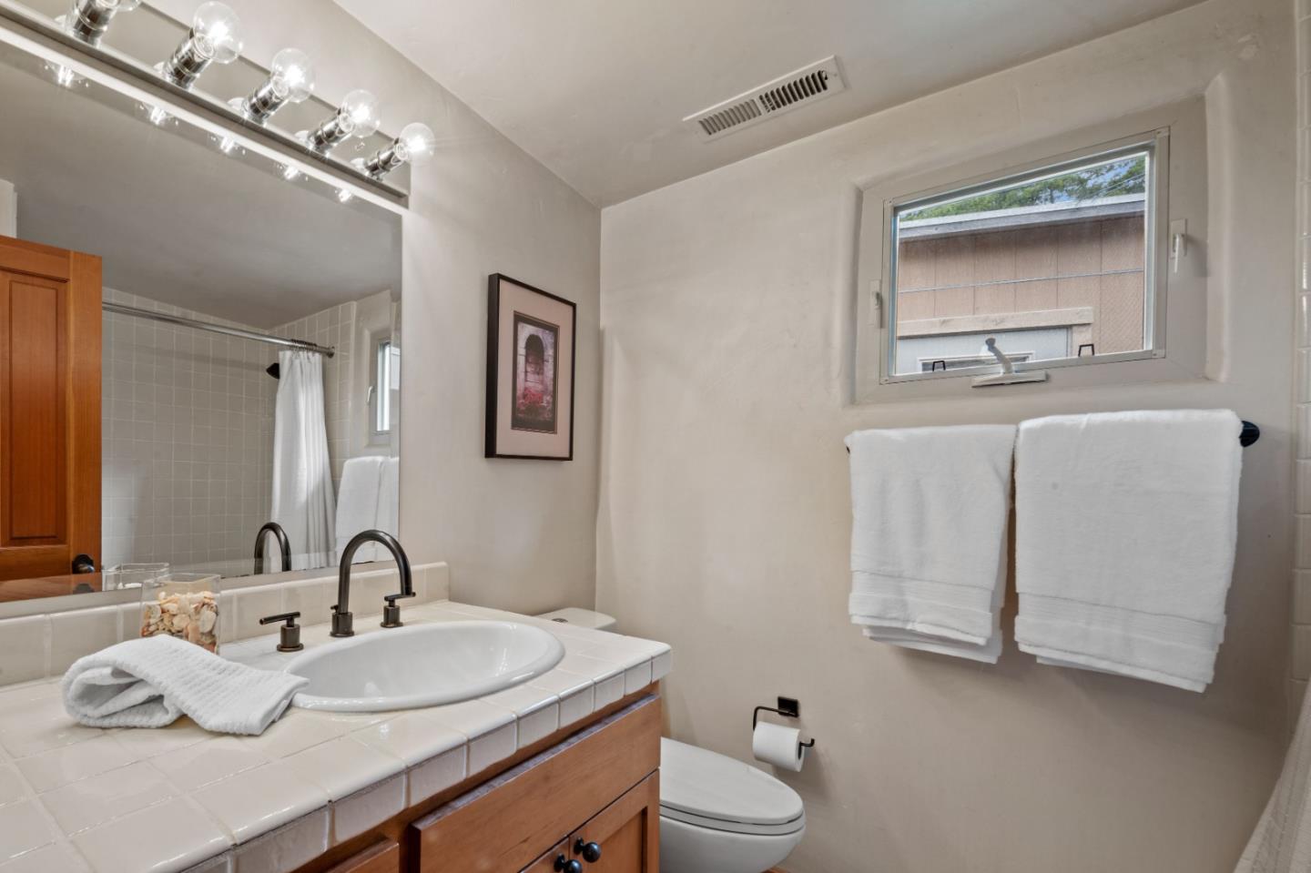 Detail Gallery Image 18 of 28 For 42 Upper Circle, Carmel Valley,  CA 93924 - 3 Beds | 2 Baths