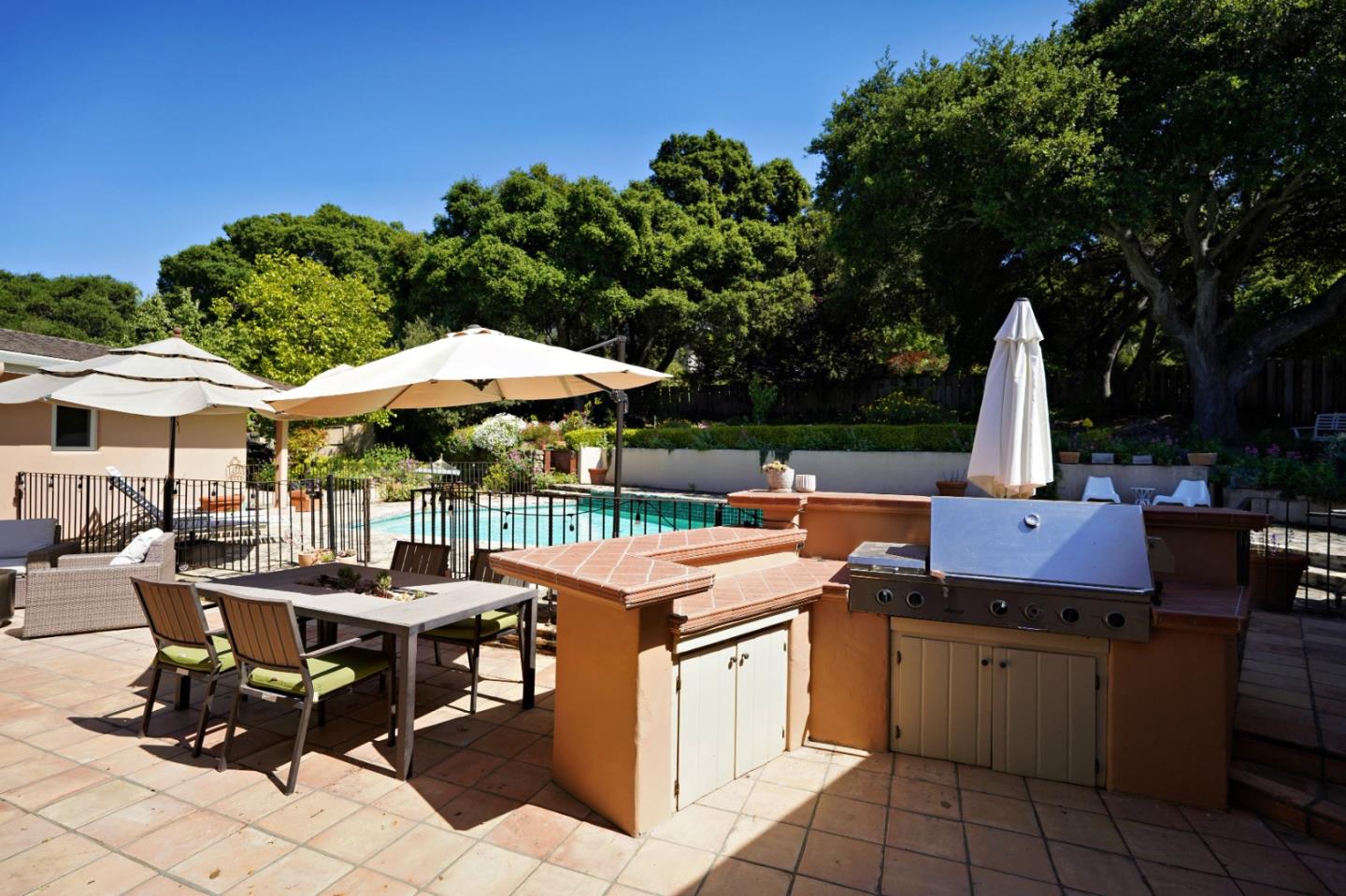 Detail Gallery Image 21 of 28 For 42 Upper Circle, Carmel Valley,  CA 93924 - 3 Beds | 2 Baths