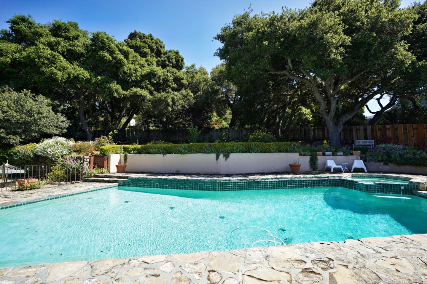 Detail Gallery Image 22 of 28 For 42 Upper Circle, Carmel Valley,  CA 93924 - 3 Beds | 2 Baths