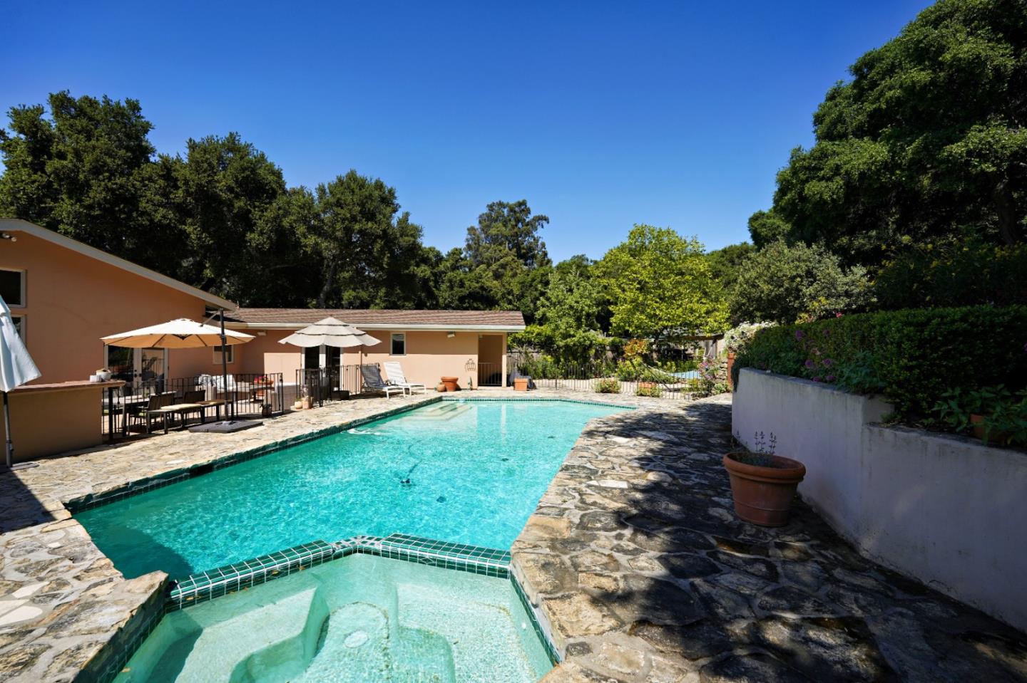 Detail Gallery Image 23 of 28 For 42 Upper Circle, Carmel Valley,  CA 93924 - 3 Beds | 2 Baths