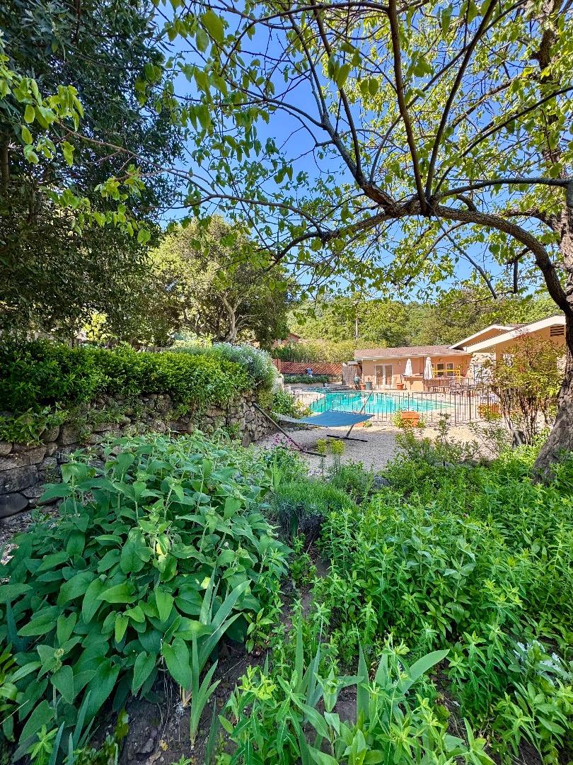 Detail Gallery Image 29 of 32 For 42 Upper Circle, Carmel Valley,  CA 93924 - 3 Beds | 2 Baths