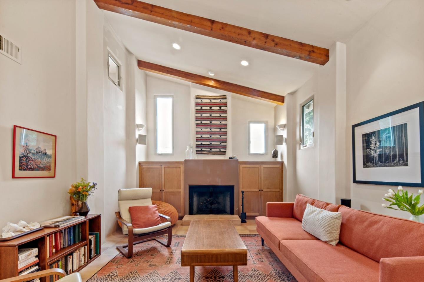 Detail Gallery Image 3 of 28 For 42 Upper Circle, Carmel Valley,  CA 93924 - 3 Beds | 2 Baths