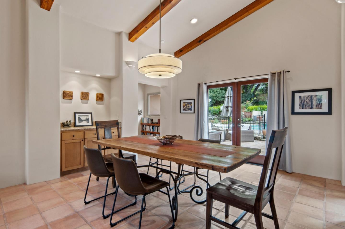 Detail Gallery Image 4 of 28 For 42 Upper Circle, Carmel Valley,  CA 93924 - 3 Beds | 2 Baths