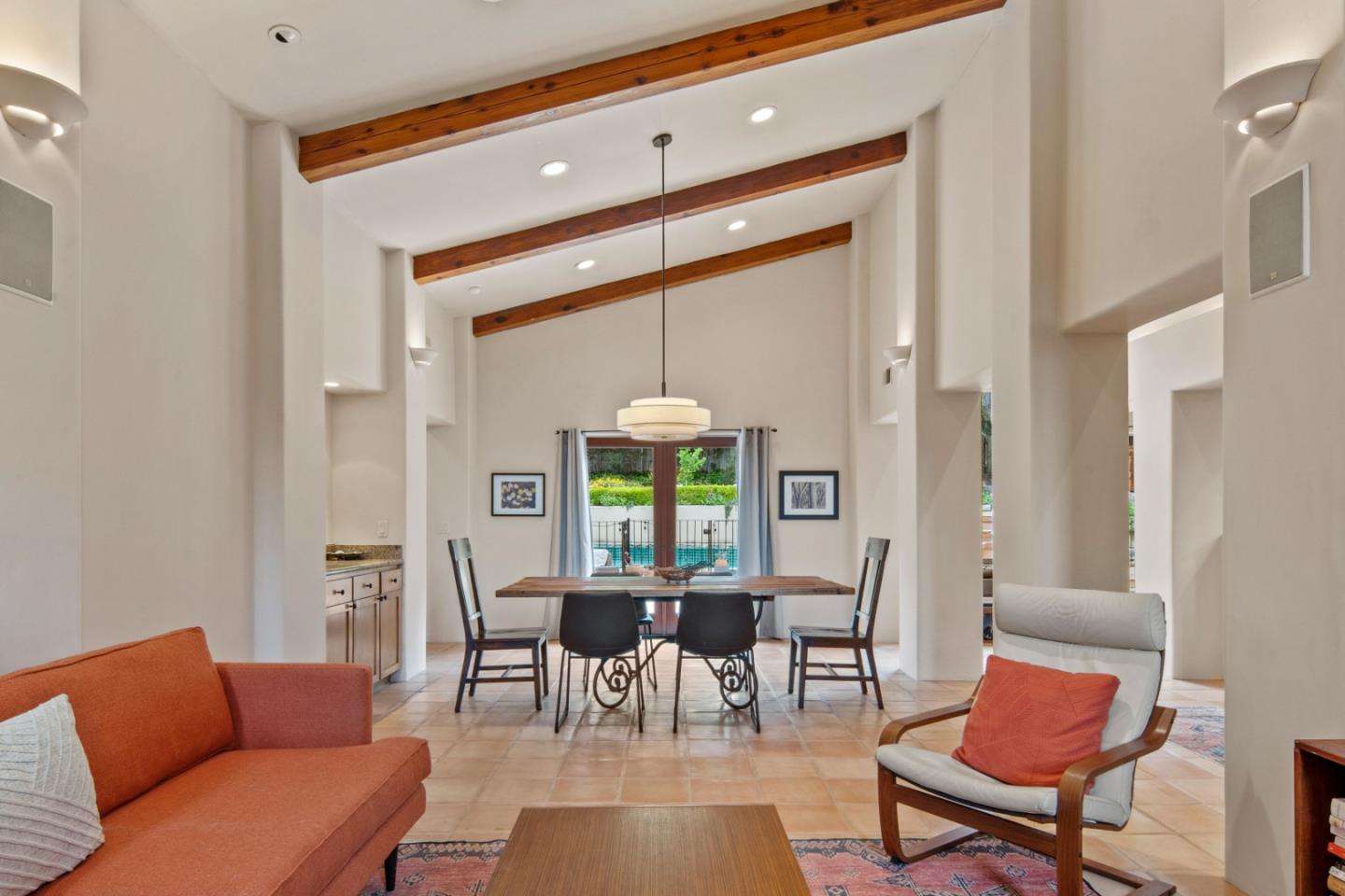 Detail Gallery Image 5 of 28 For 42 Upper Circle, Carmel Valley,  CA 93924 - 3 Beds | 2 Baths