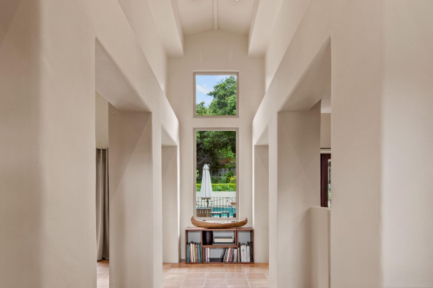 Detail Gallery Image 7 of 28 For 42 Upper Circle, Carmel Valley,  CA 93924 - 3 Beds | 2 Baths
