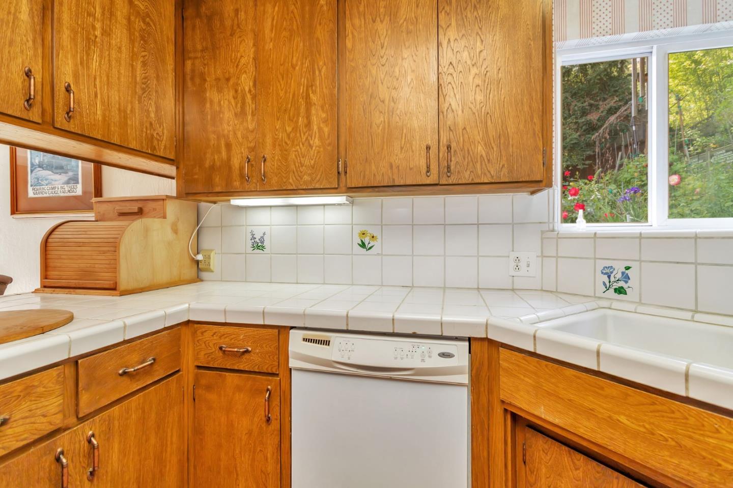 Detail Gallery Image 22 of 72 For 6339 Ashley St, Felton,  CA 95018 - 5 Beds | 3 Baths