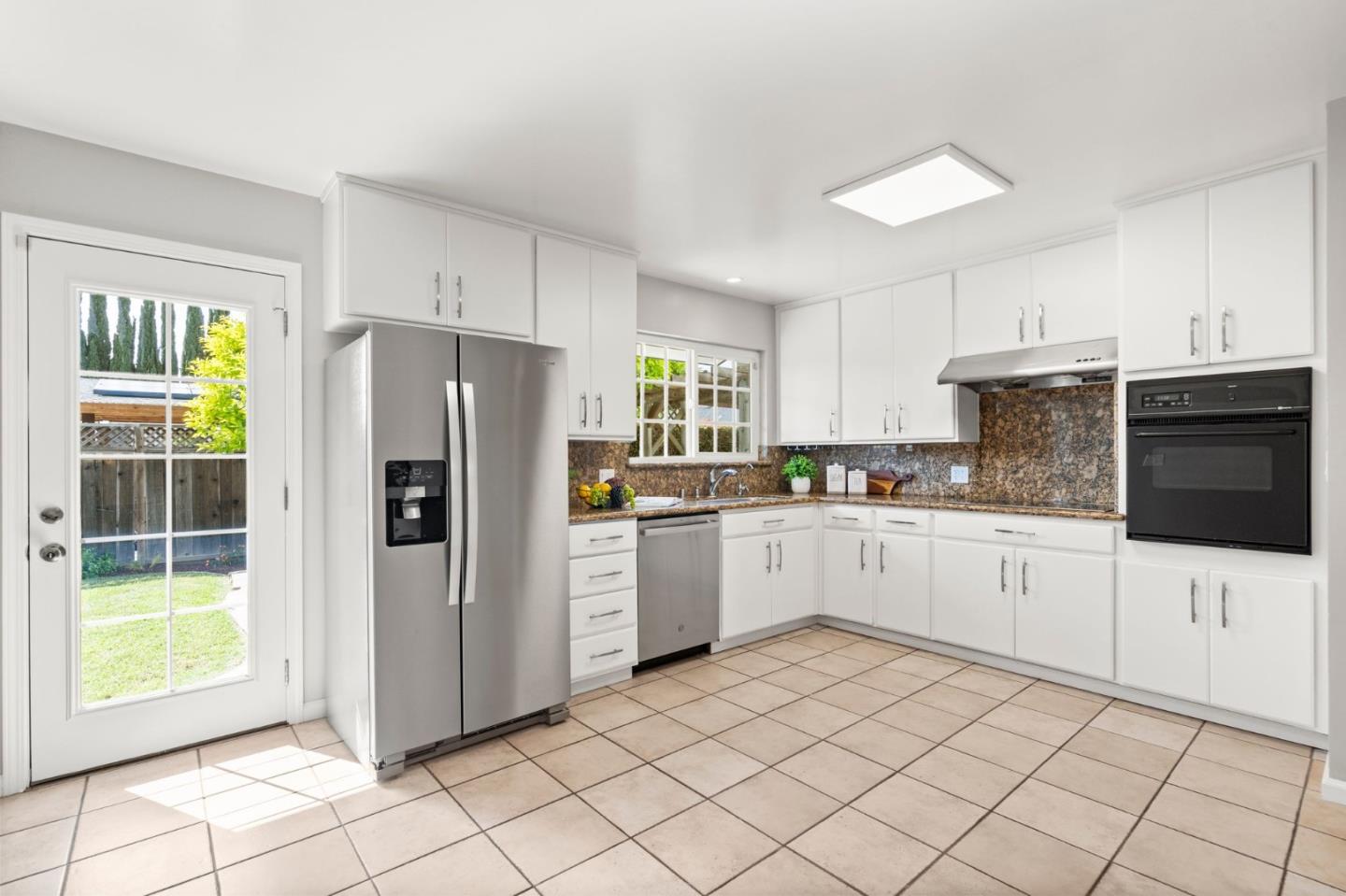 Detail Gallery Image 8 of 27 For 1641 Provincetown Dr, San Jose,  CA 95129 - 3 Beds | 3 Baths