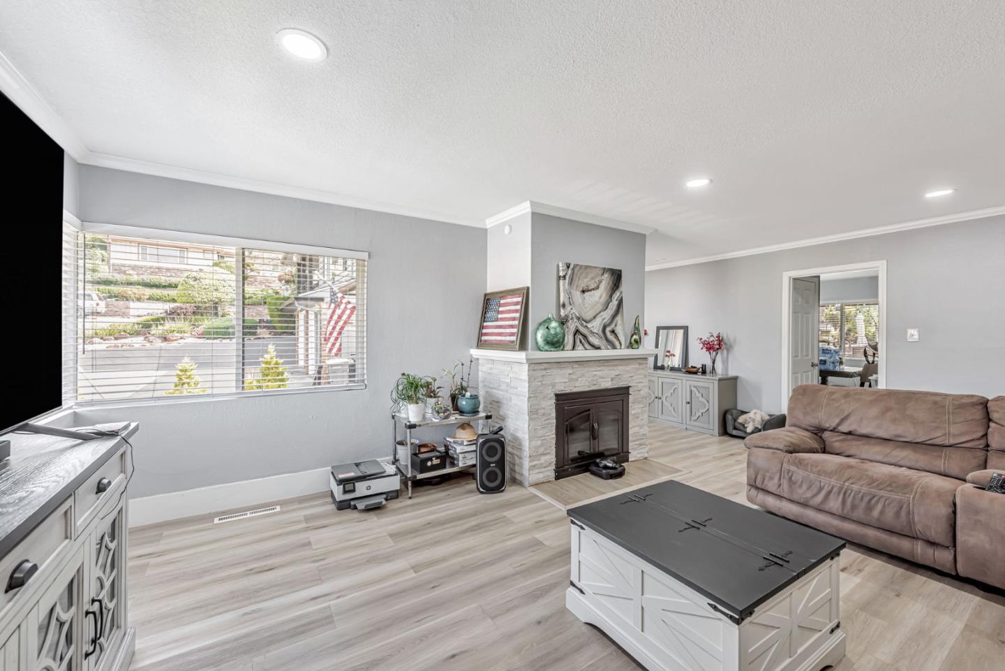 Detail Gallery Image 10 of 39 For 1247 Benedict Ct, San Leandro,  CA 94577 - 4 Beds | 3 Baths