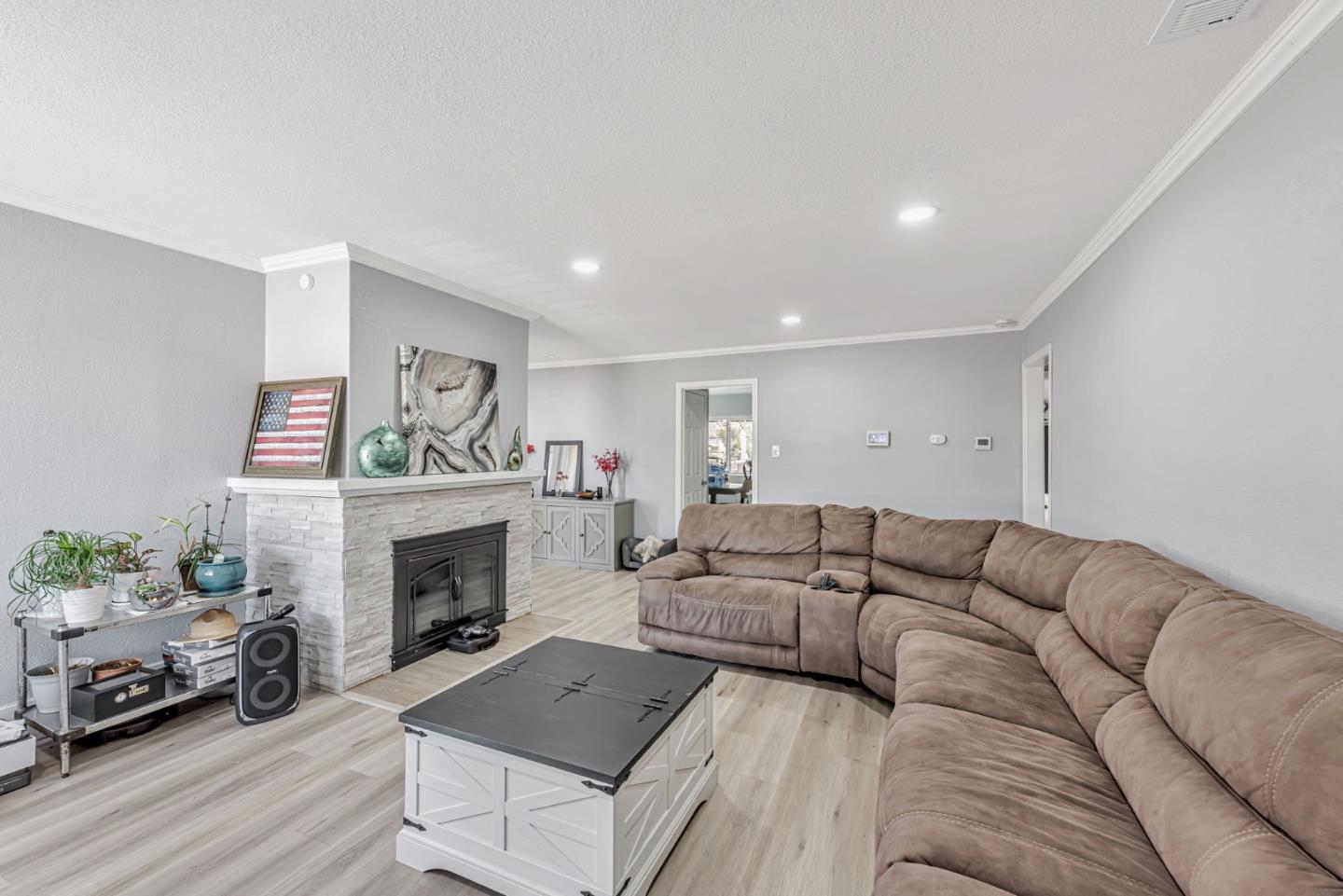 Detail Gallery Image 13 of 39 For 1247 Benedict Ct, San Leandro,  CA 94577 - 4 Beds | 3 Baths