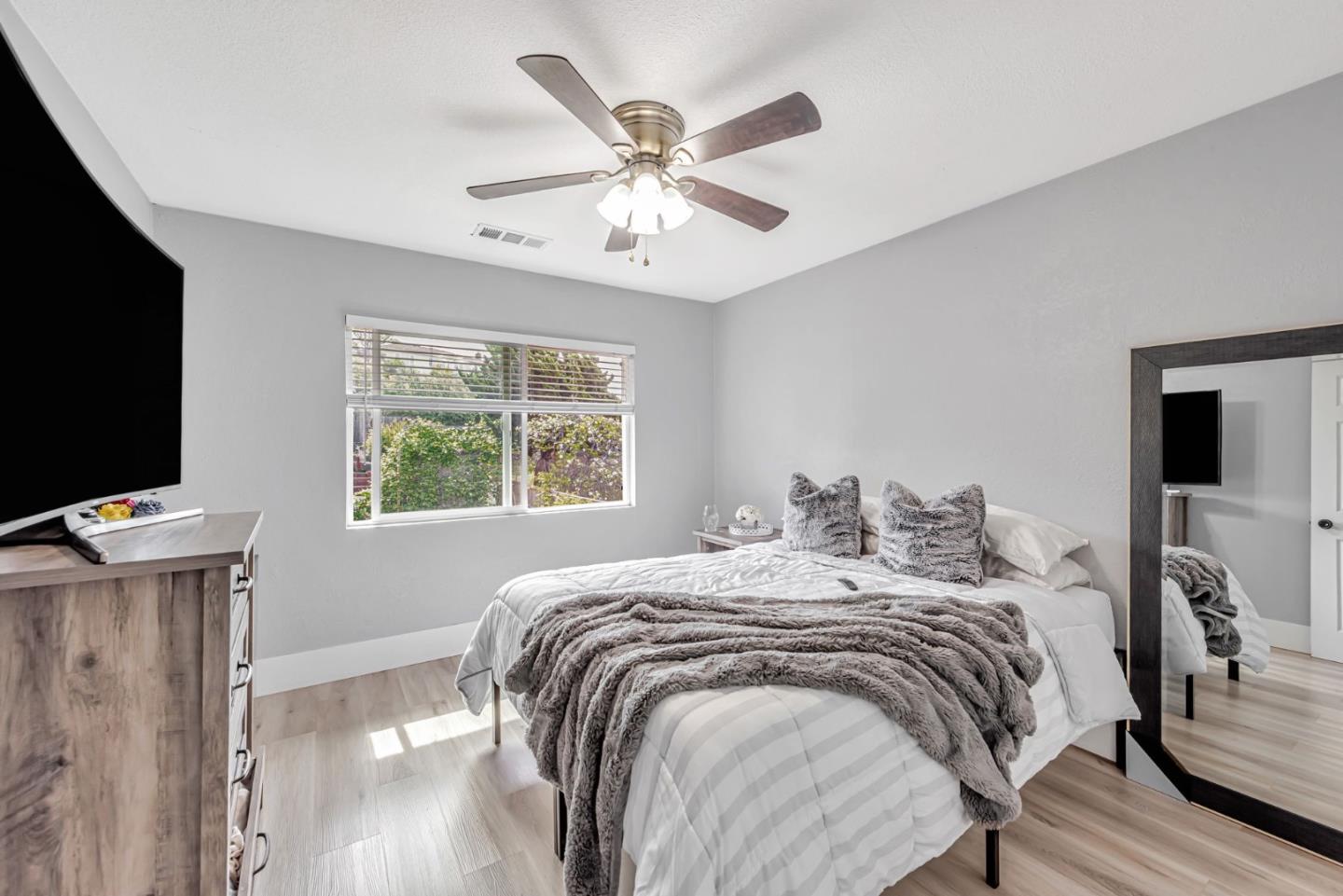 Detail Gallery Image 18 of 39 For 1247 Benedict Ct, San Leandro,  CA 94577 - 4 Beds | 3 Baths