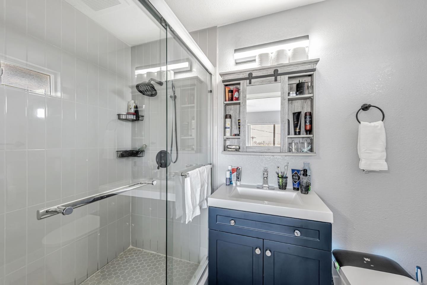 Detail Gallery Image 21 of 39 For 1247 Benedict Ct, San Leandro,  CA 94577 - 4 Beds | 3 Baths