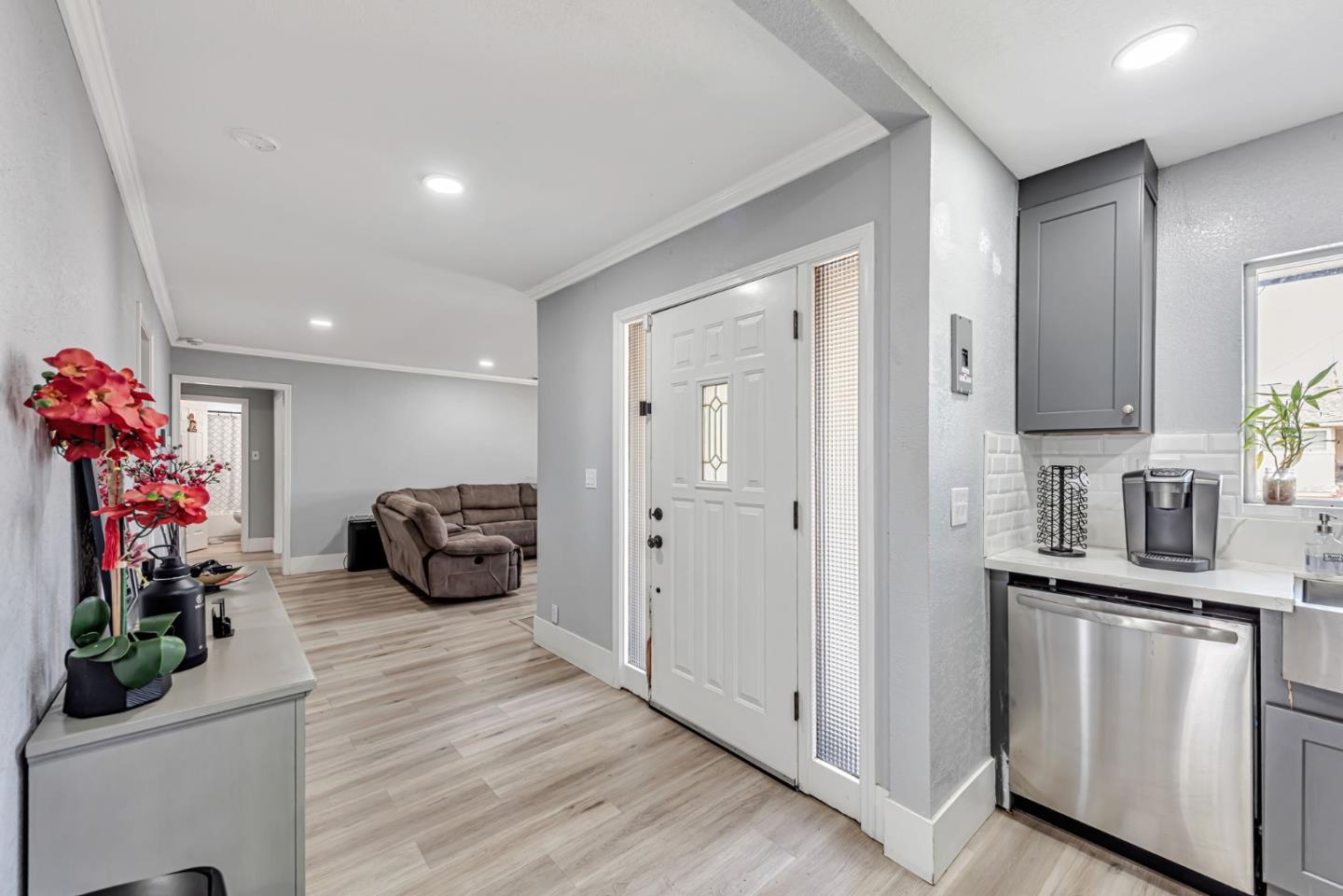Detail Gallery Image 3 of 39 For 1247 Benedict Ct, San Leandro,  CA 94577 - 4 Beds | 3 Baths