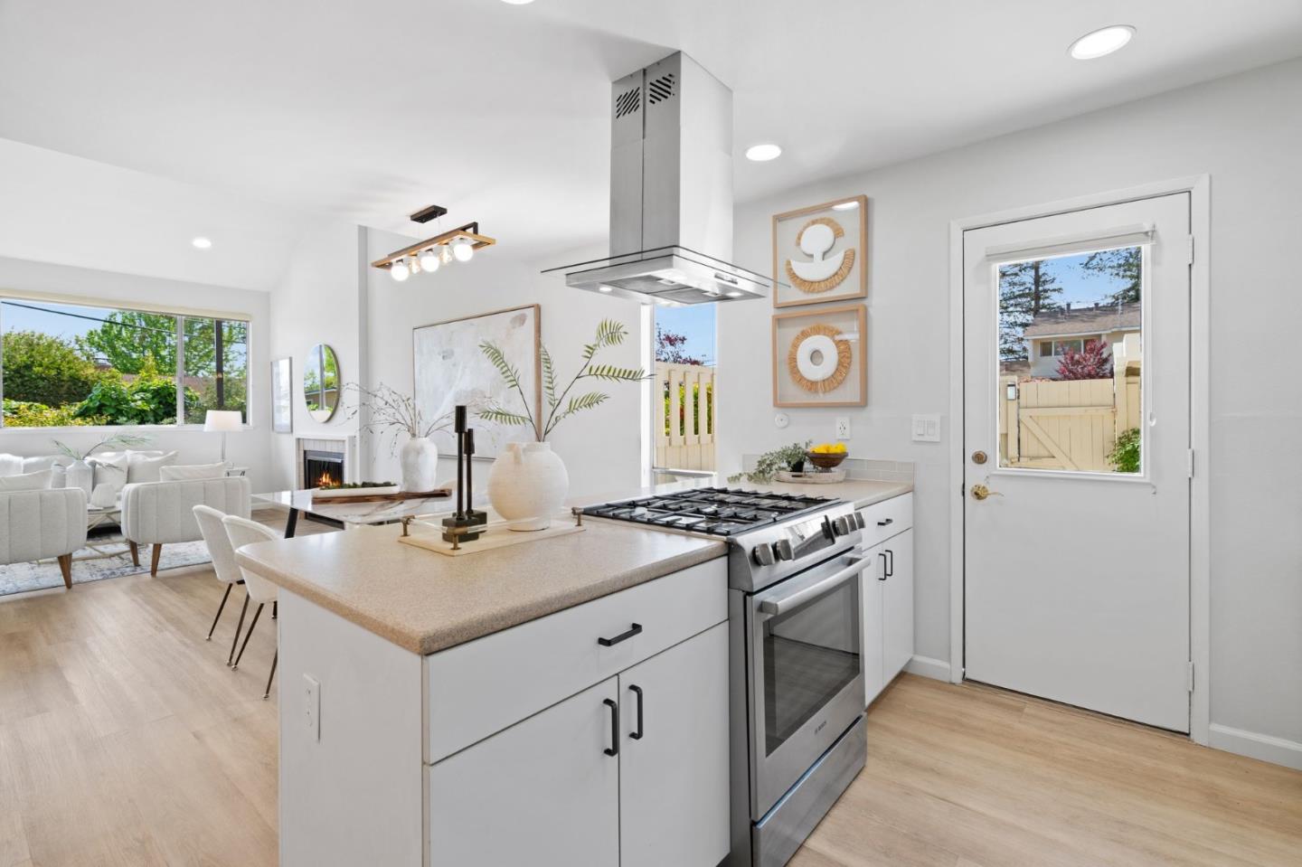 Detail Gallery Image 18 of 45 For 1080 Michelangelo Dr, Sunnyvale,  CA 94087 - 3 Beds | 2 Baths