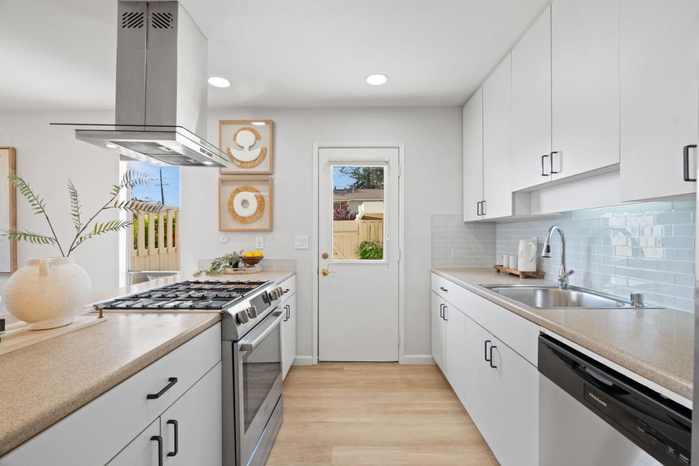Detail Gallery Image 19 of 45 For 1080 Michelangelo Dr, Sunnyvale,  CA 94087 - 3 Beds | 2 Baths