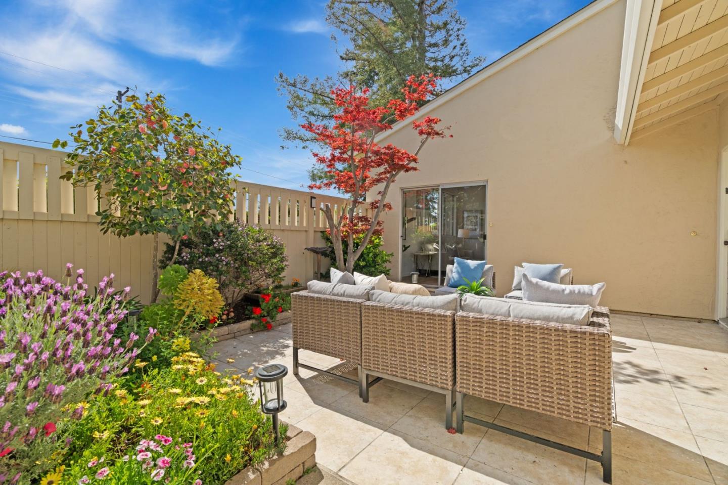 Detail Gallery Image 4 of 45 For 1080 Michelangelo Dr, Sunnyvale,  CA 94087 - 3 Beds | 2 Baths