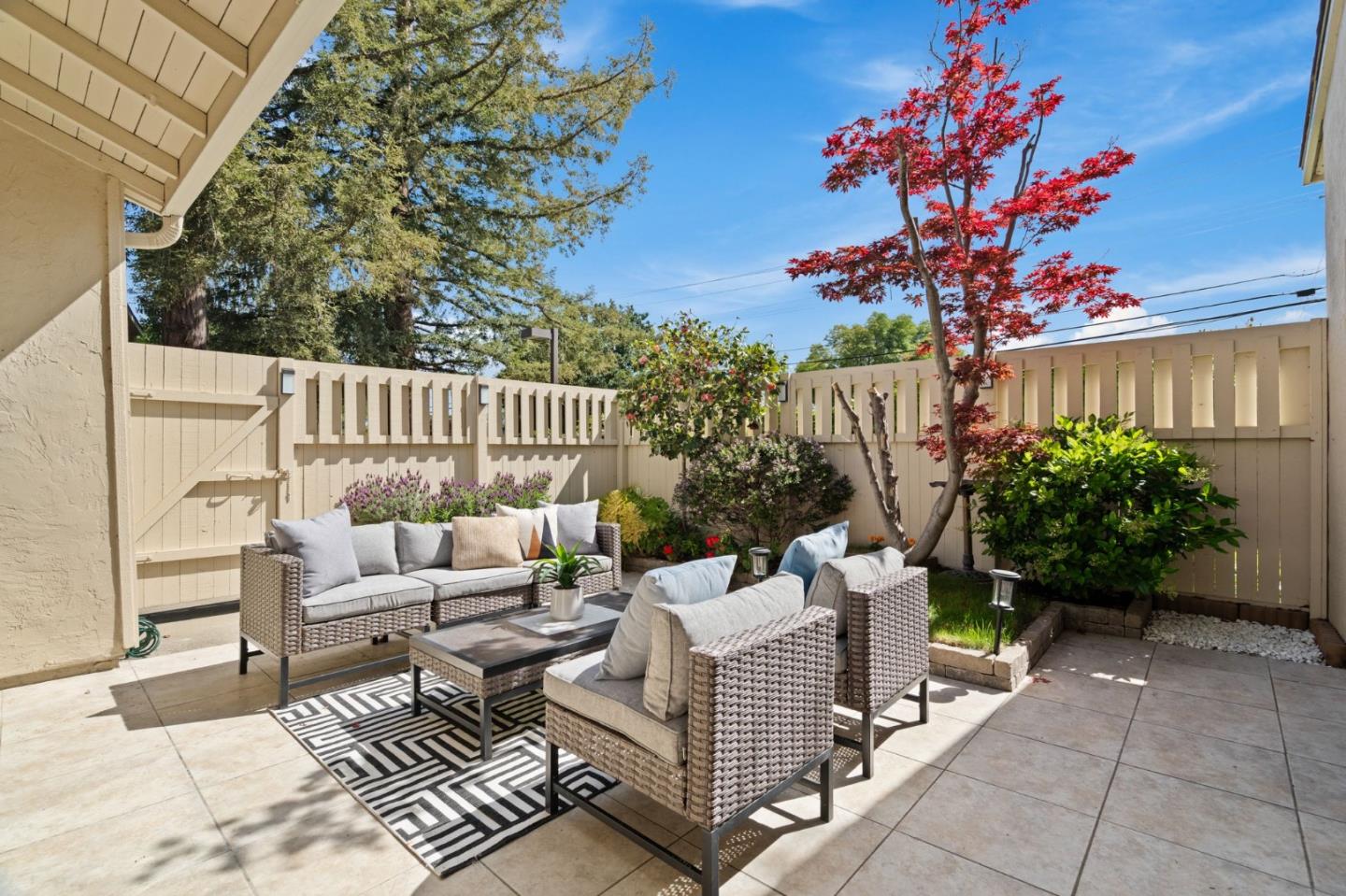 Detail Gallery Image 6 of 45 For 1080 Michelangelo Dr, Sunnyvale,  CA 94087 - 3 Beds | 2 Baths