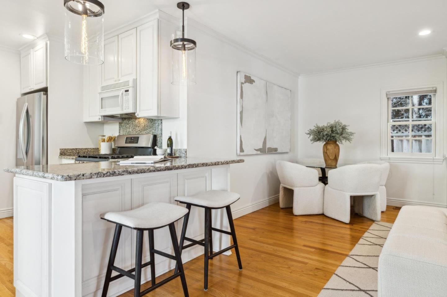Detail Gallery Image 13 of 48 For 2149 High St, Palo Alto,  CA 94301 - 4 Beds | 3/1 Baths