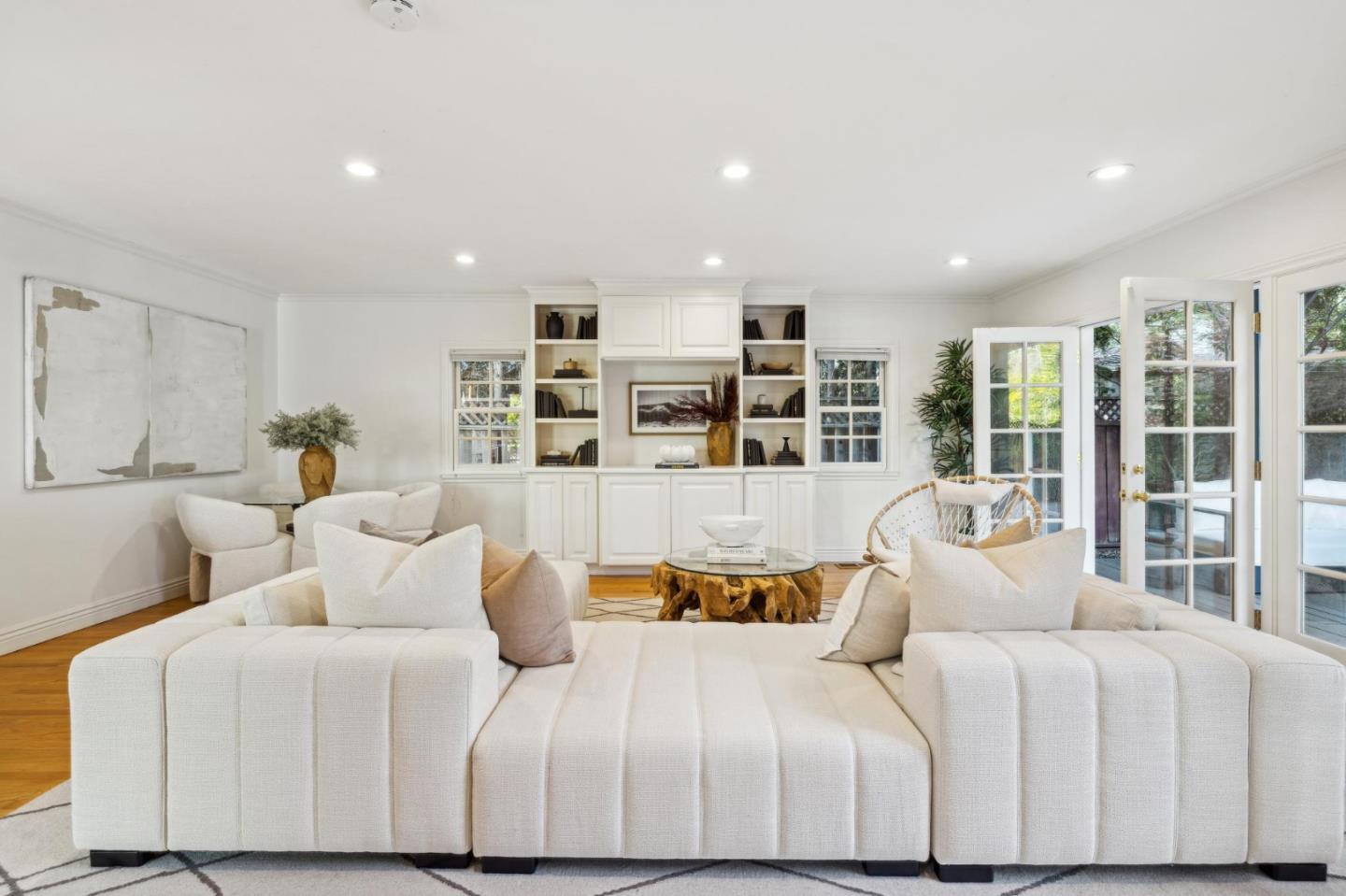 Detail Gallery Image 15 of 48 For 2149 High St, Palo Alto,  CA 94301 - 4 Beds | 3/1 Baths