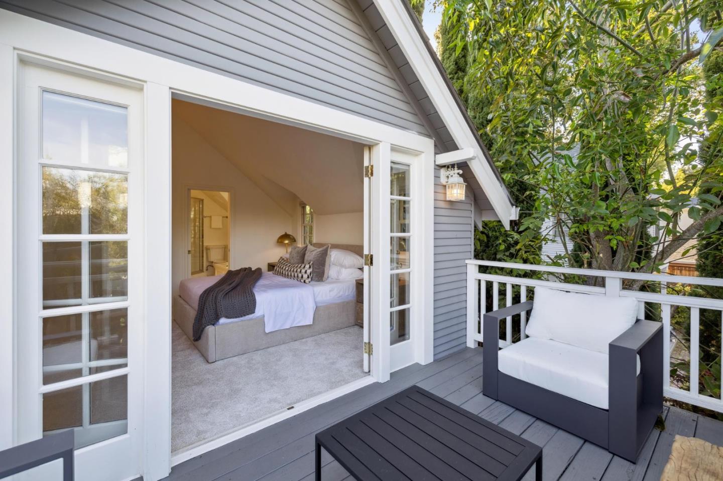 Detail Gallery Image 22 of 48 For 2149 High St, Palo Alto,  CA 94301 - 4 Beds | 3/1 Baths