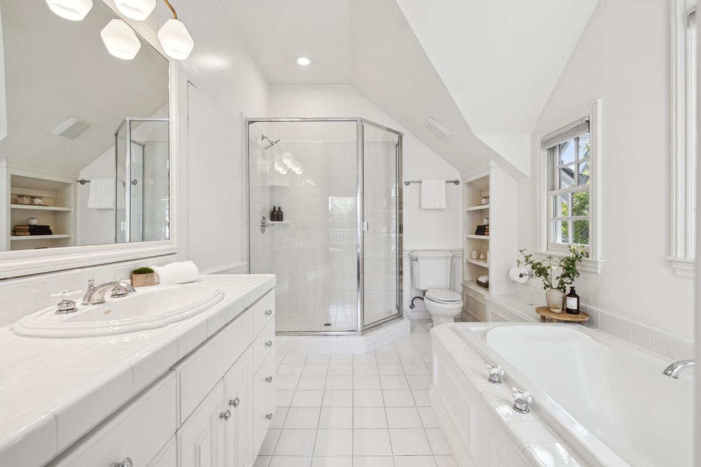 Detail Gallery Image 23 of 48 For 2149 High St, Palo Alto,  CA 94301 - 4 Beds | 3/1 Baths