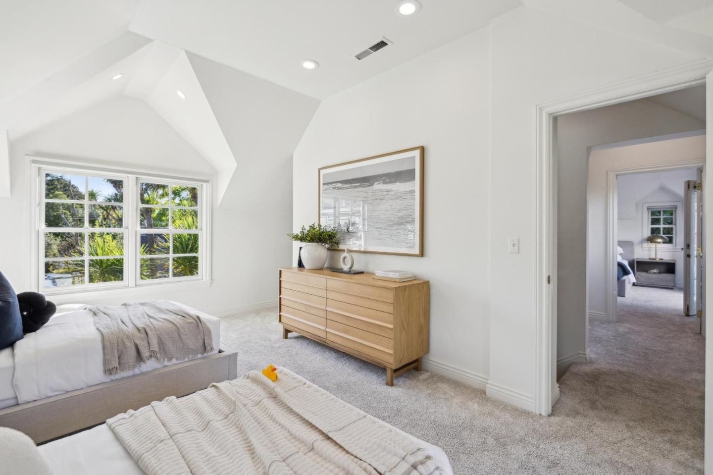 Detail Gallery Image 27 of 48 For 2149 High St, Palo Alto,  CA 94301 - 4 Beds | 3/1 Baths