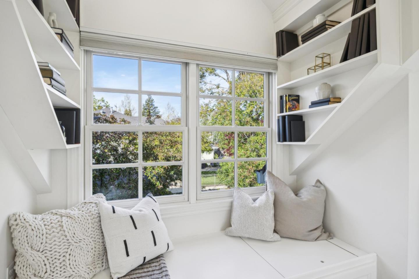 Detail Gallery Image 29 of 48 For 2149 High St, Palo Alto,  CA 94301 - 4 Beds | 3/1 Baths