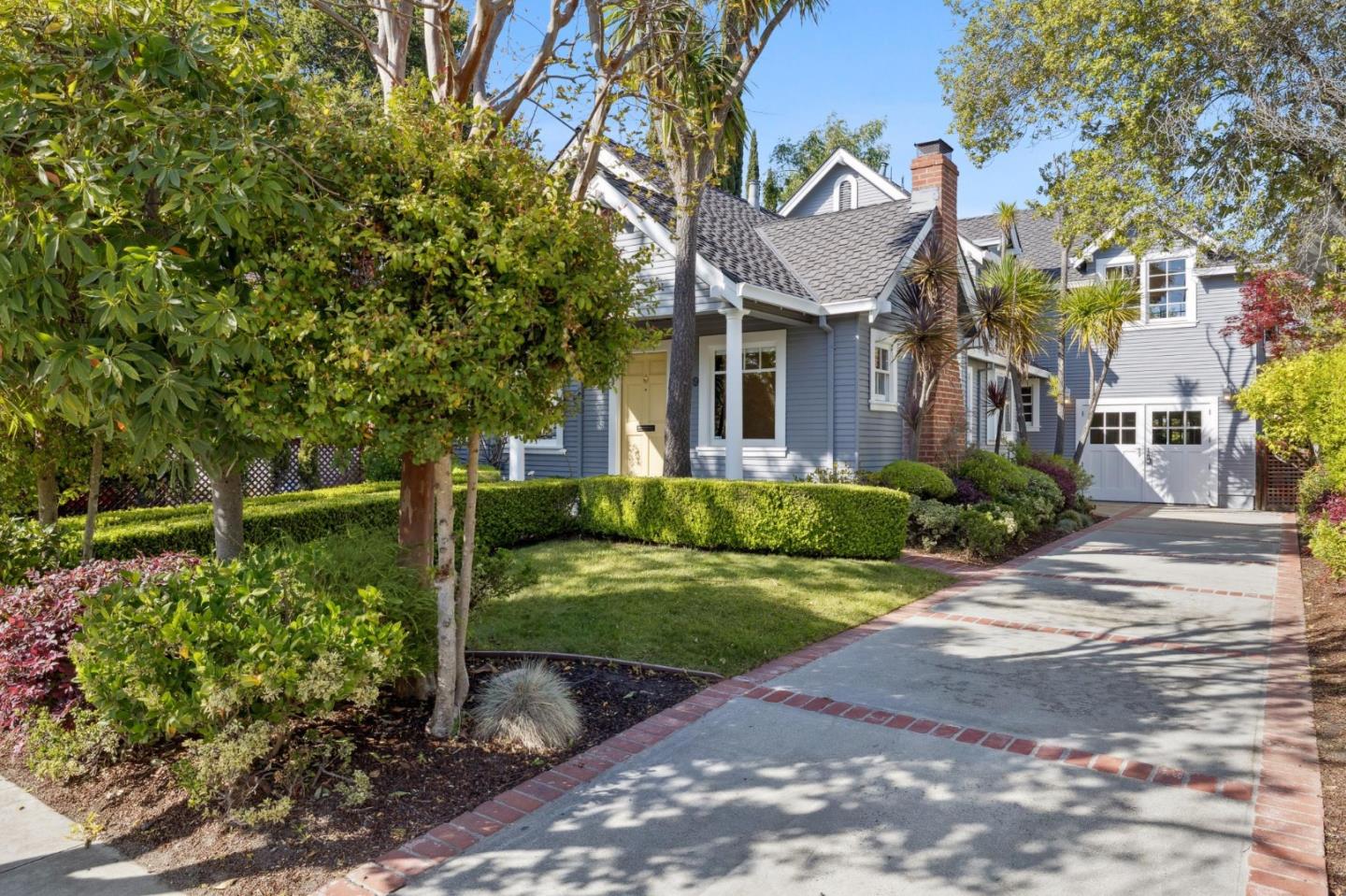 Detail Gallery Image 3 of 48 For 2149 High St, Palo Alto,  CA 94301 - 4 Beds | 3/1 Baths