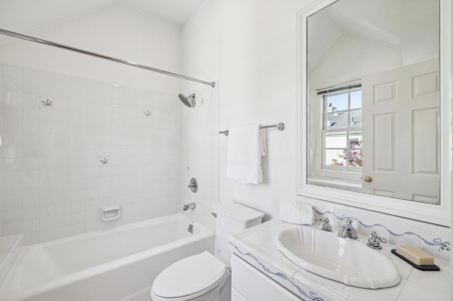 Detail Gallery Image 31 of 48 For 2149 High St, Palo Alto,  CA 94301 - 4 Beds | 3/1 Baths