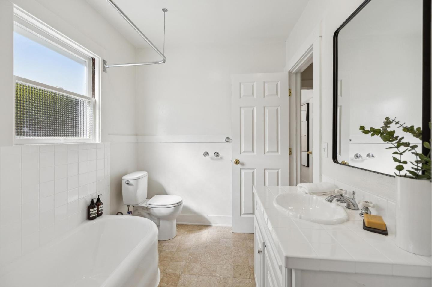 Detail Gallery Image 36 of 48 For 2149 High St, Palo Alto,  CA 94301 - 4 Beds | 3/1 Baths
