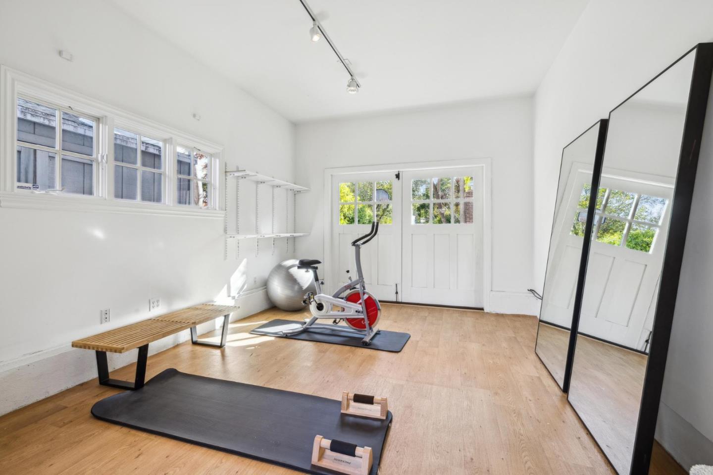 Detail Gallery Image 38 of 48 For 2149 High St, Palo Alto,  CA 94301 - 4 Beds | 3/1 Baths