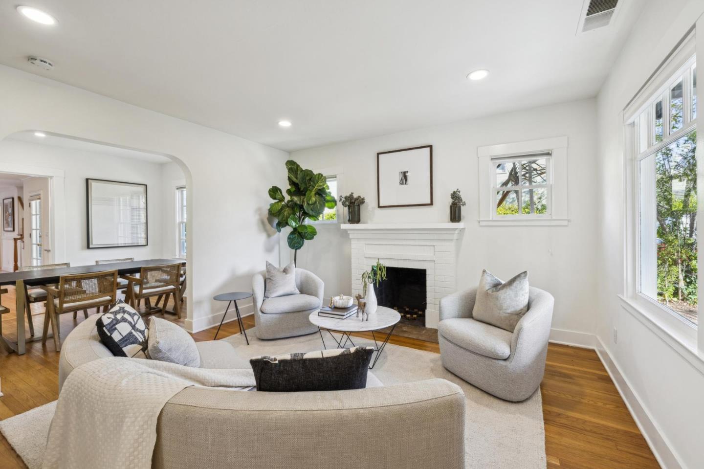 Detail Gallery Image 4 of 48 For 2149 High St, Palo Alto,  CA 94301 - 4 Beds | 3/1 Baths