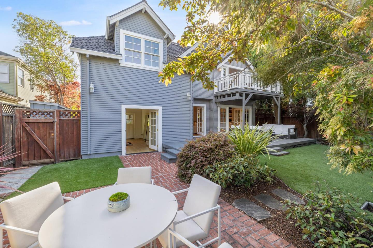 Detail Gallery Image 42 of 48 For 2149 High St, Palo Alto,  CA 94301 - 4 Beds | 3/1 Baths