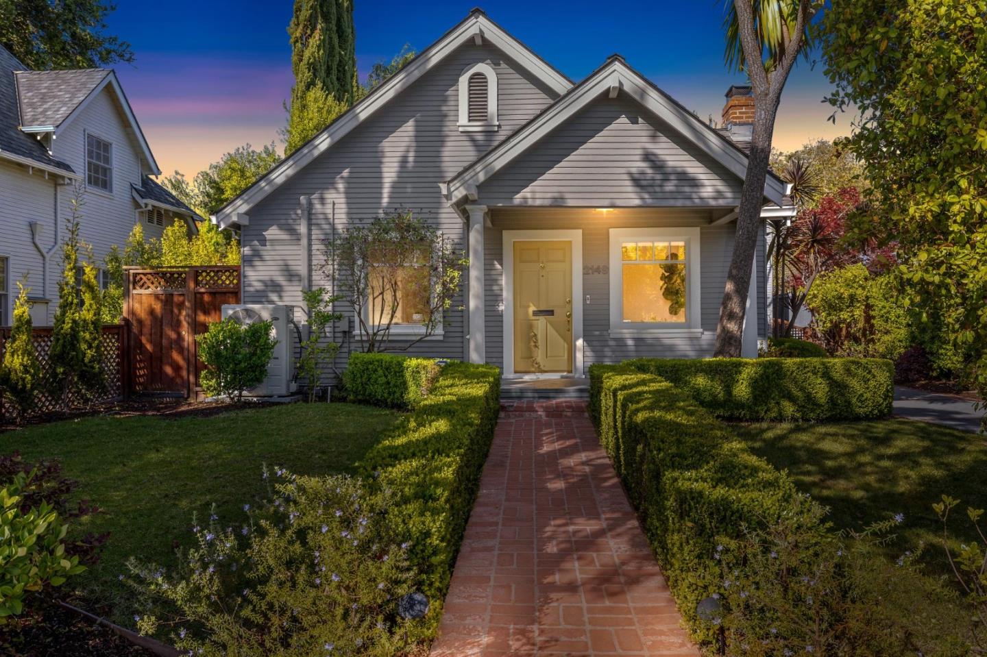 Detail Gallery Image 45 of 48 For 2149 High St, Palo Alto,  CA 94301 - 4 Beds | 3/1 Baths