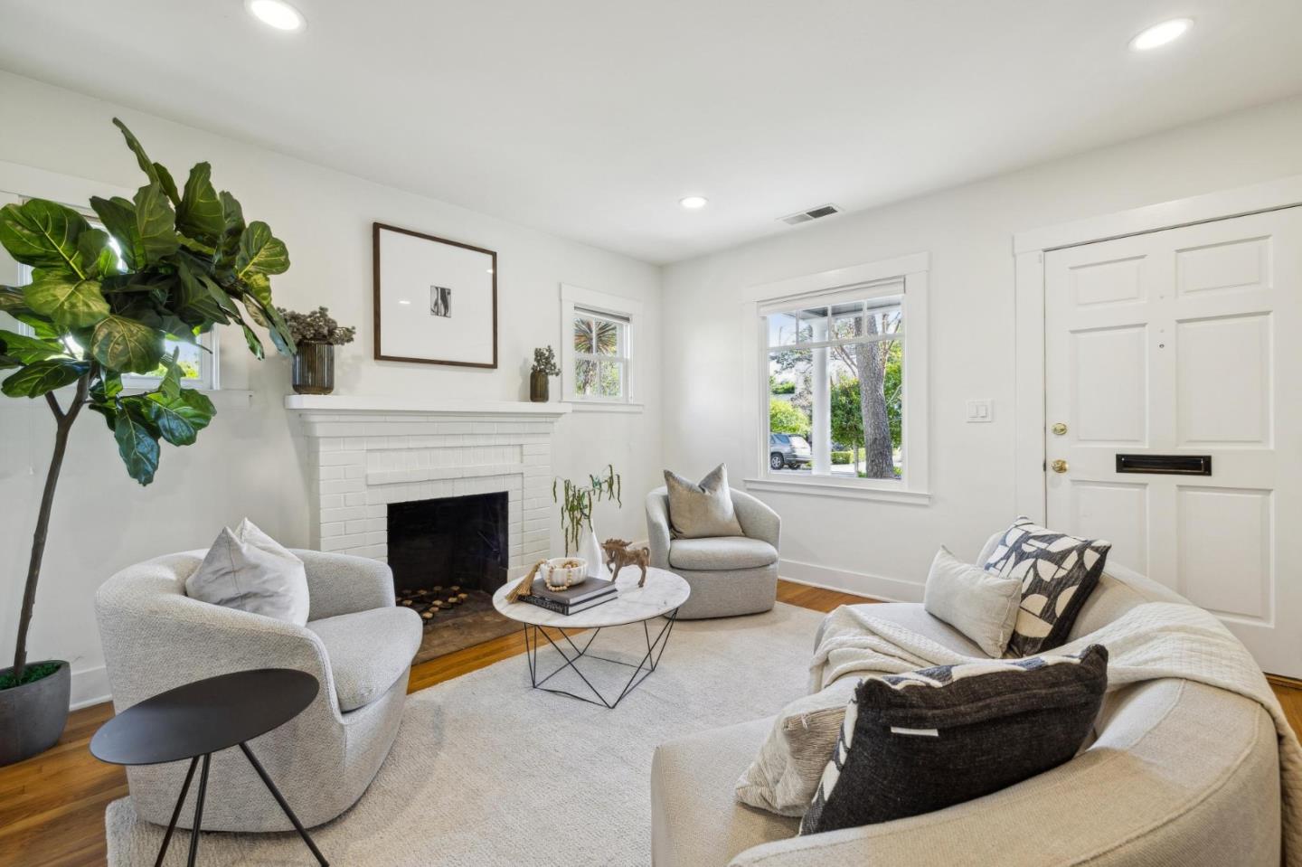 Detail Gallery Image 5 of 48 For 2149 High St, Palo Alto,  CA 94301 - 4 Beds | 3/1 Baths