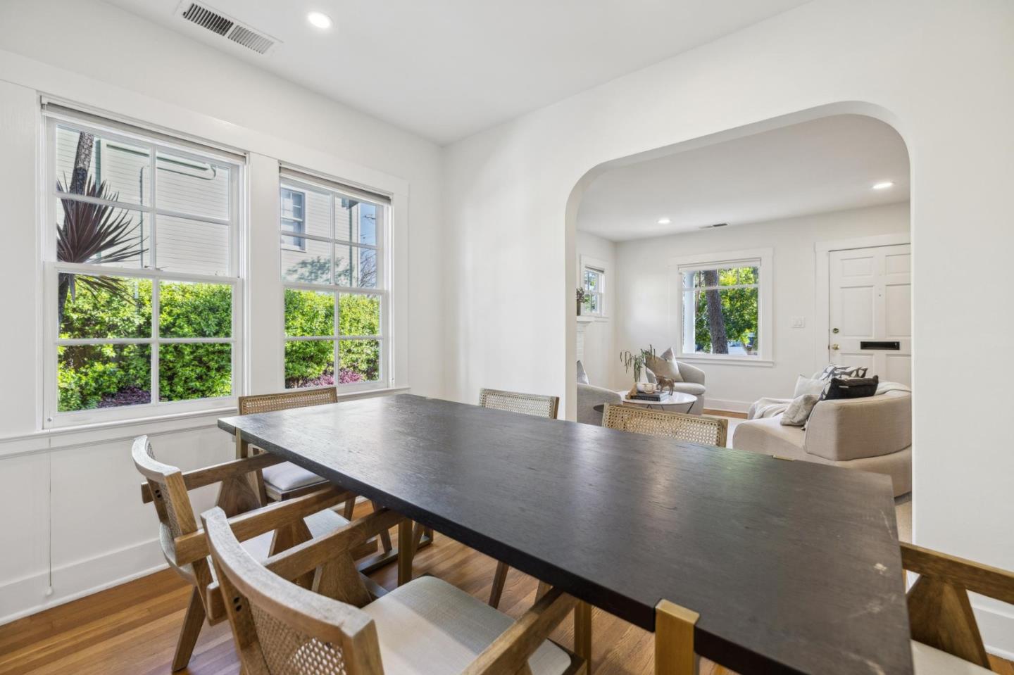 Detail Gallery Image 8 of 48 For 2149 High St, Palo Alto,  CA 94301 - 4 Beds | 3/1 Baths
