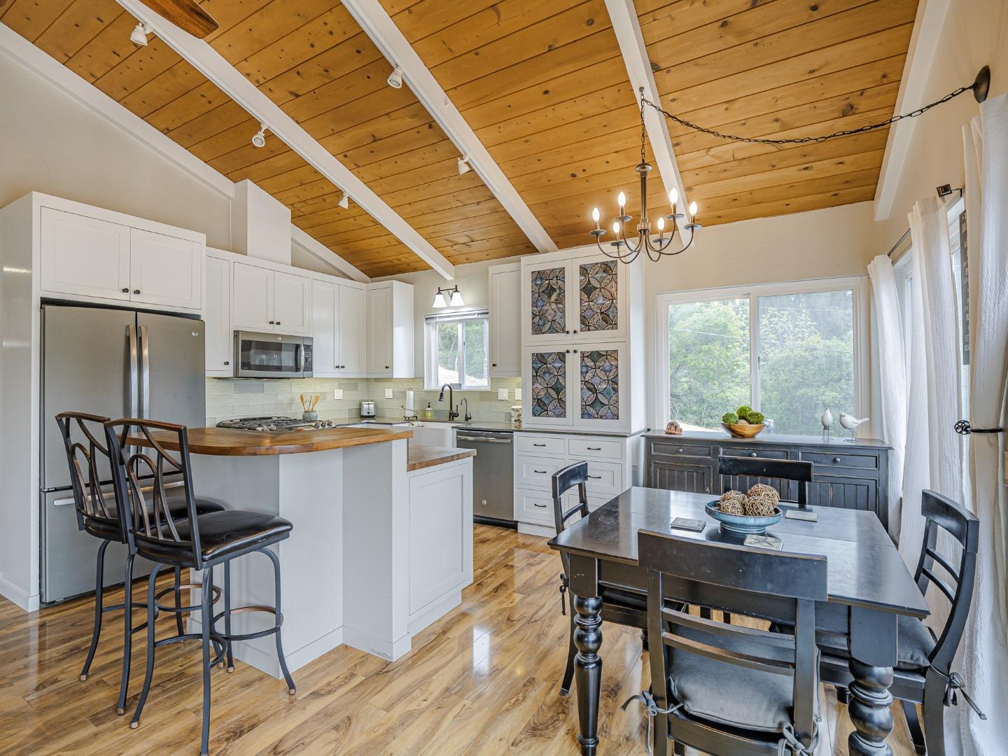 Detail Gallery Image 8 of 30 For 353 Allan Ln, Corralitos,  CA 95076 - 3 Beds | 2 Baths