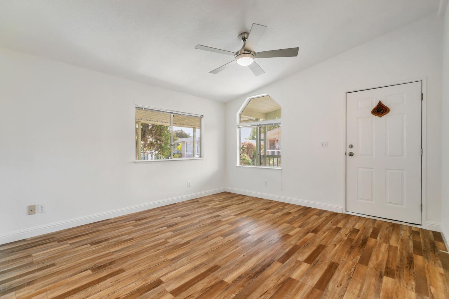 Detail Gallery Image 11 of 51 For 1220 Tasman Dr #195,  Sunnyvale,  CA 94089 - 3 Beds | 2 Baths