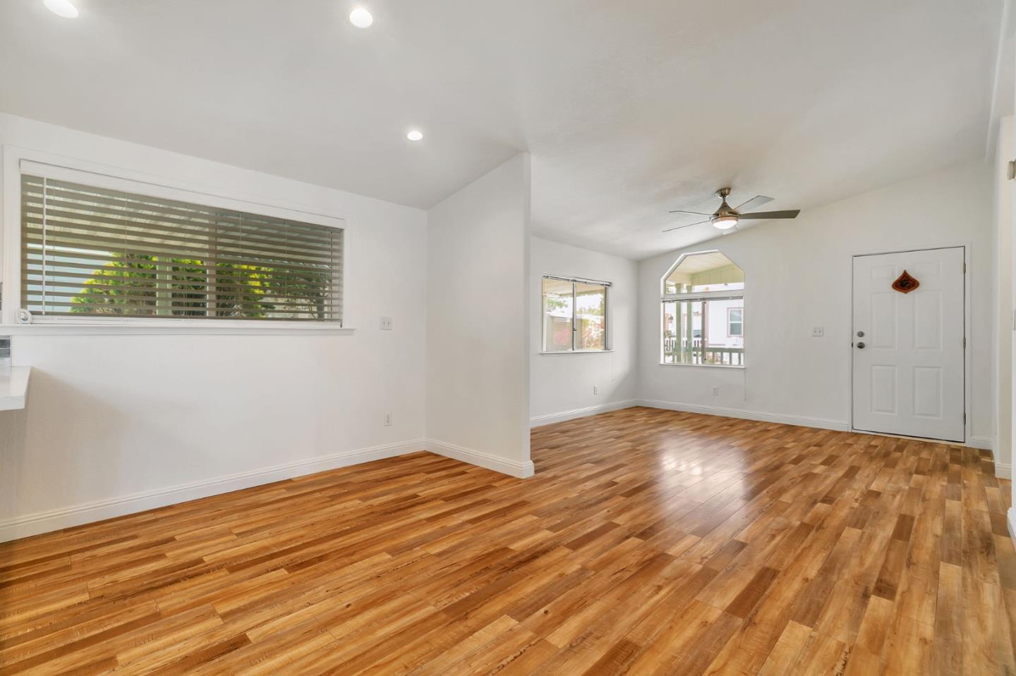 Detail Gallery Image 21 of 51 For 1220 Tasman Dr #195,  Sunnyvale,  CA 94089 - 3 Beds | 2 Baths